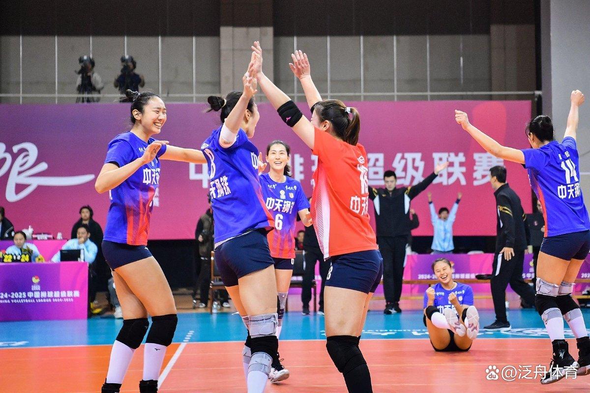 中国女排回归首秀大放异彩，电竞国家队主场球迷高呼名字